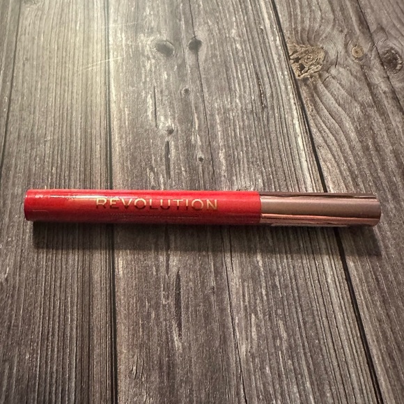 Revolution velvet kiss lip crayon - decadence - Picture 1 of 5